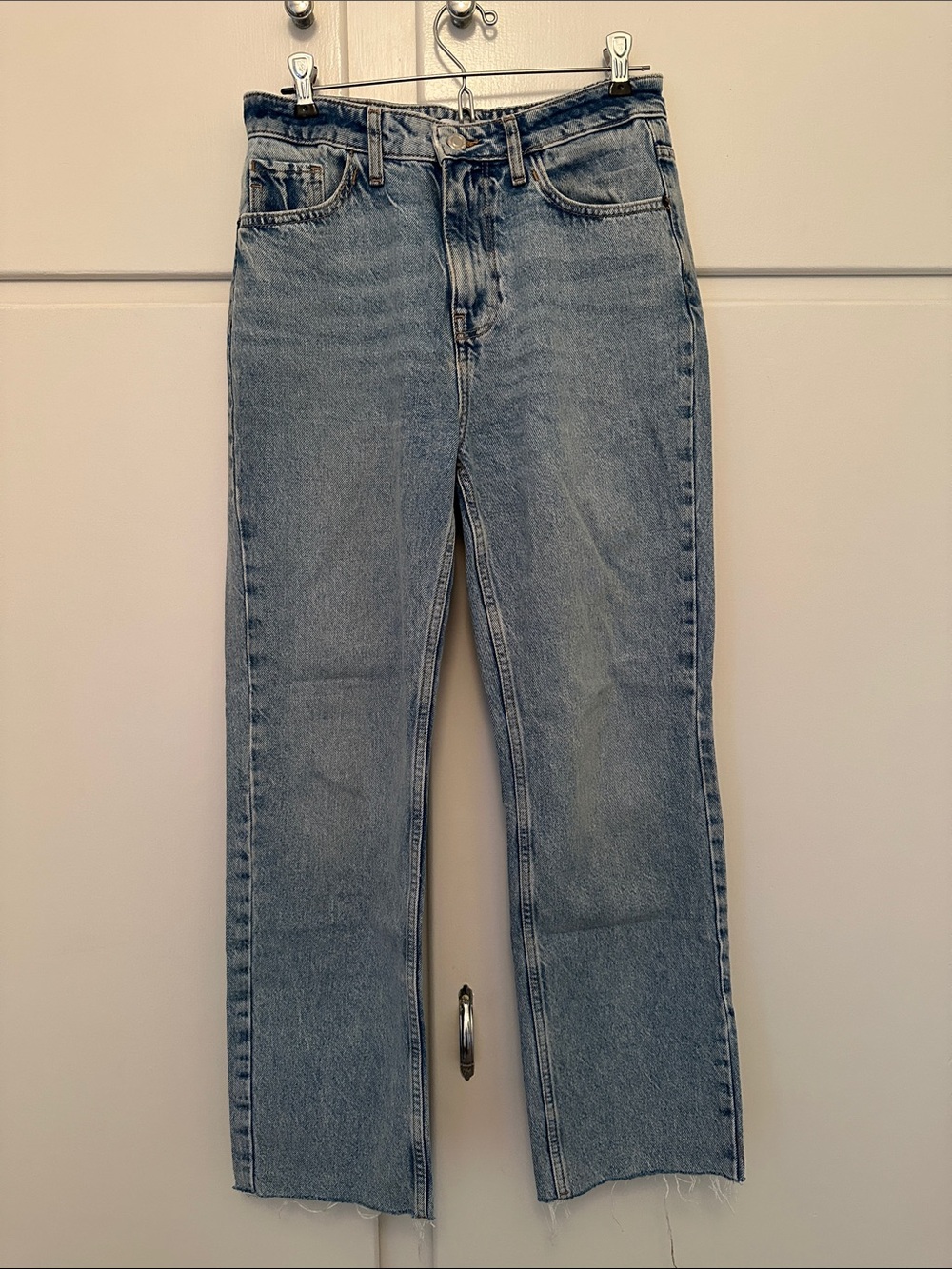 LIKE NEW Zara 100% Cotton Jeans Straight Leg Raw Hem Light Wash